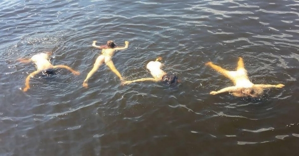 Любители купаться голышом из tumblr (часть 8)15