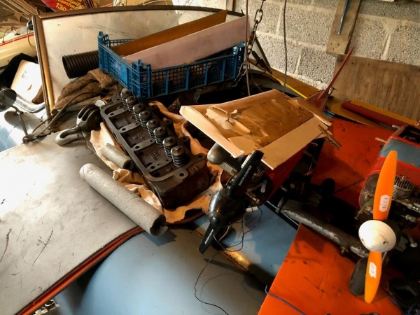 Похороненное сокровище: MG roadster 1960 года выпуска 20 лет простоял под кучей мусора в гараже4