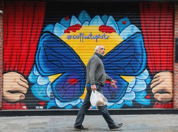 Улицы Стамбула на снимках Ондера Серчелика16