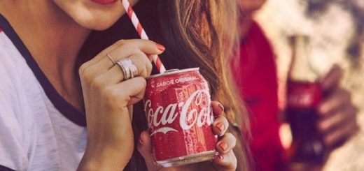 девушка с колой